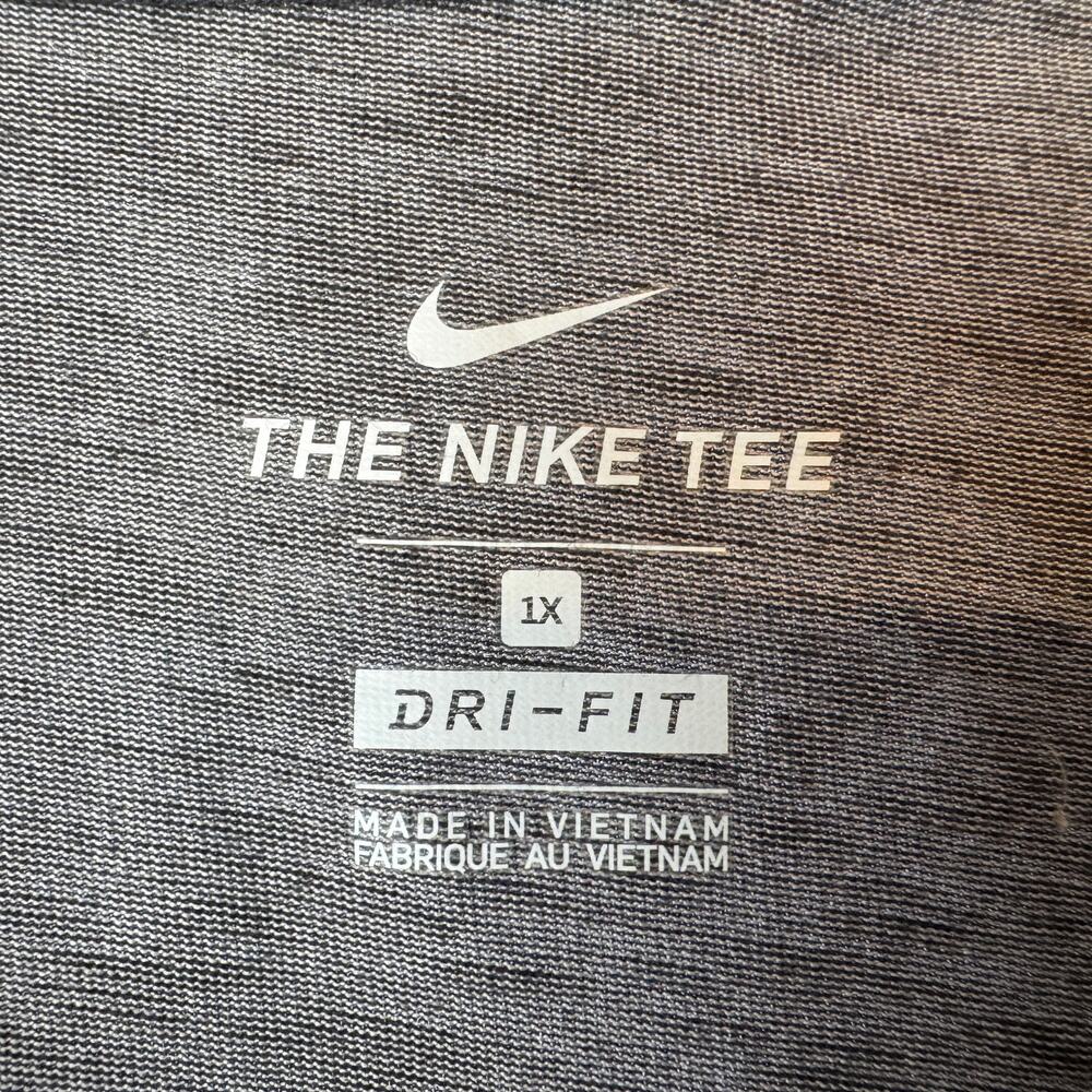 Nike Dri-Fit "The Nike Tee" Gray & Pink Swoosh Size 1X - Picture 4 of 7